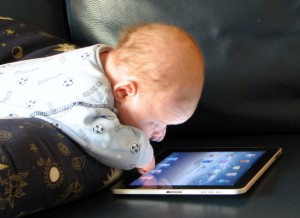 Baby-with-iPad